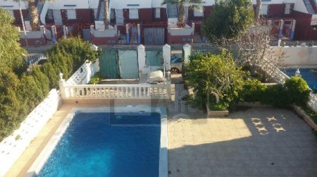 REF; 302 Chalet/casa independiente en venta en Urbanizacion Puertas al Mar / Torrevieja (Alicante).