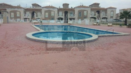 REF: 308 Chalet/casa pareado en venta en Aguas Nuevas / Torrevieja (Alicante).  Precio de venta 123.000 €.
